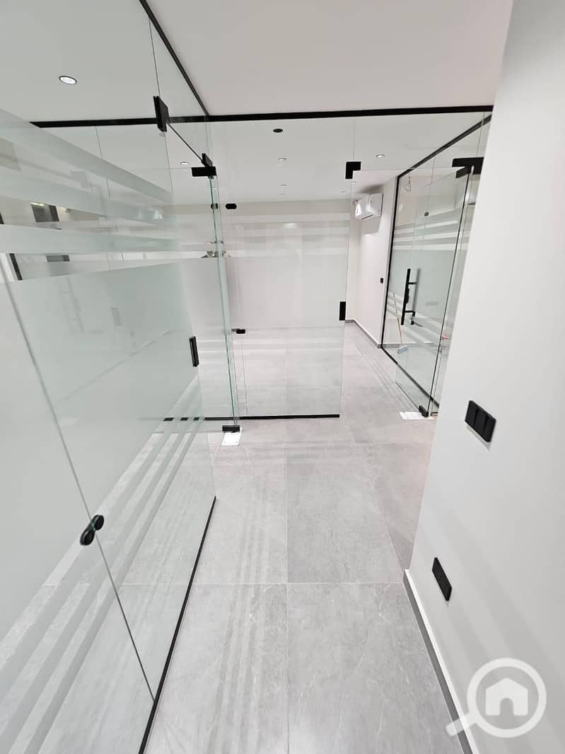 Office space of 170 sqm, air-conditioned, for rent in the strongest administrative building at Rayhana Plaza, Zahra, Maadi. - Aanzicht 6