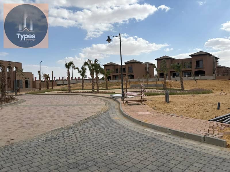 Corner townhouse villa for sale, ready for immediate occupancy, in the heart of Sheikh Zayed, next to Royal City Compound and Cairo Gate Compound by E - Ansicht 6