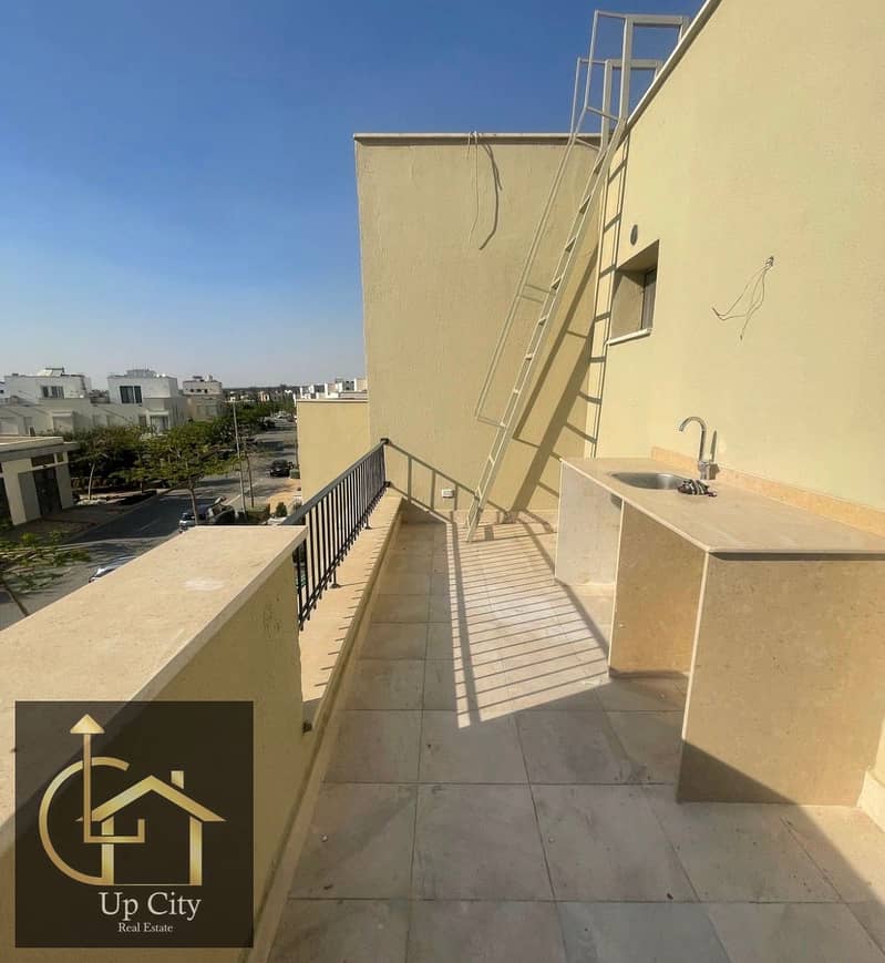 Luxury Townhouse for Rent in Villette – Spacious Garden & Roof - Mehr