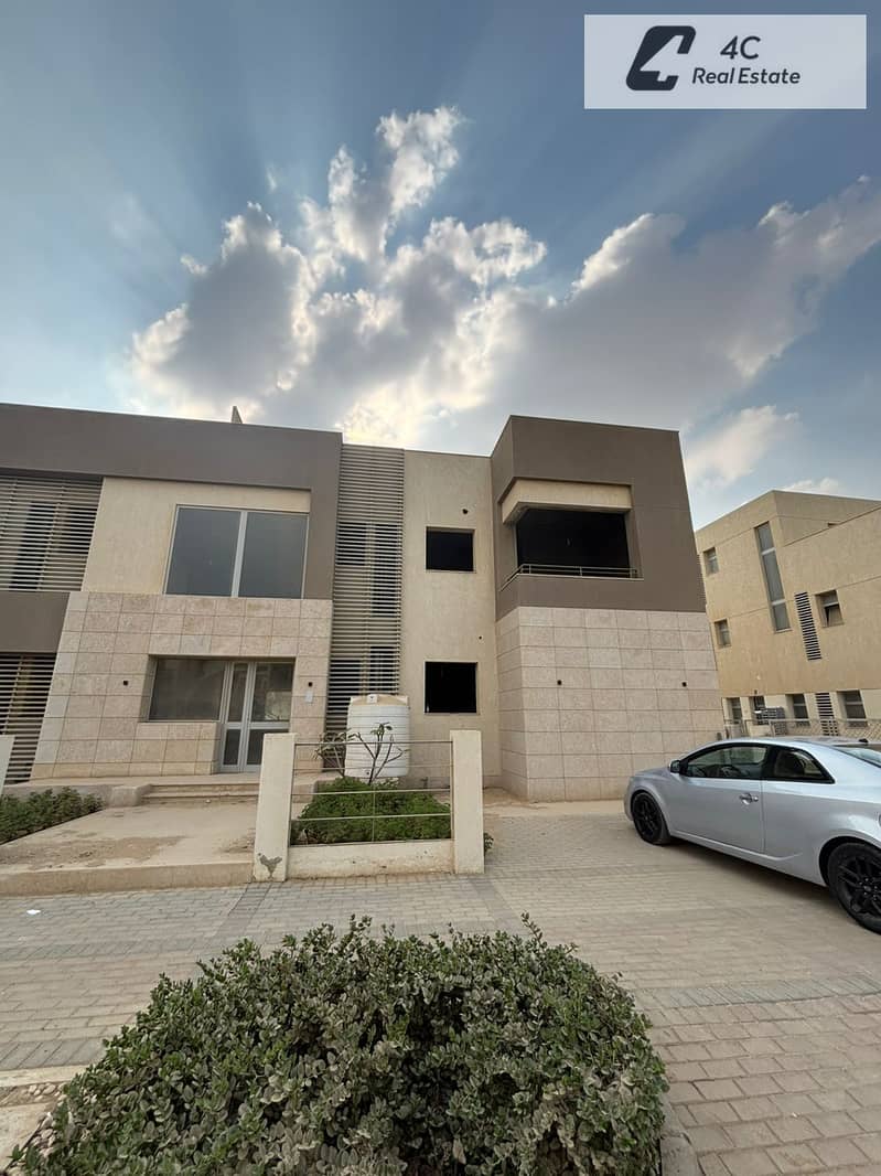 Immediate receipt of a distinctive location, resale villa for sale below market price by one million Egyptian pounds in Palm Hills New Cairo - Widok 5
