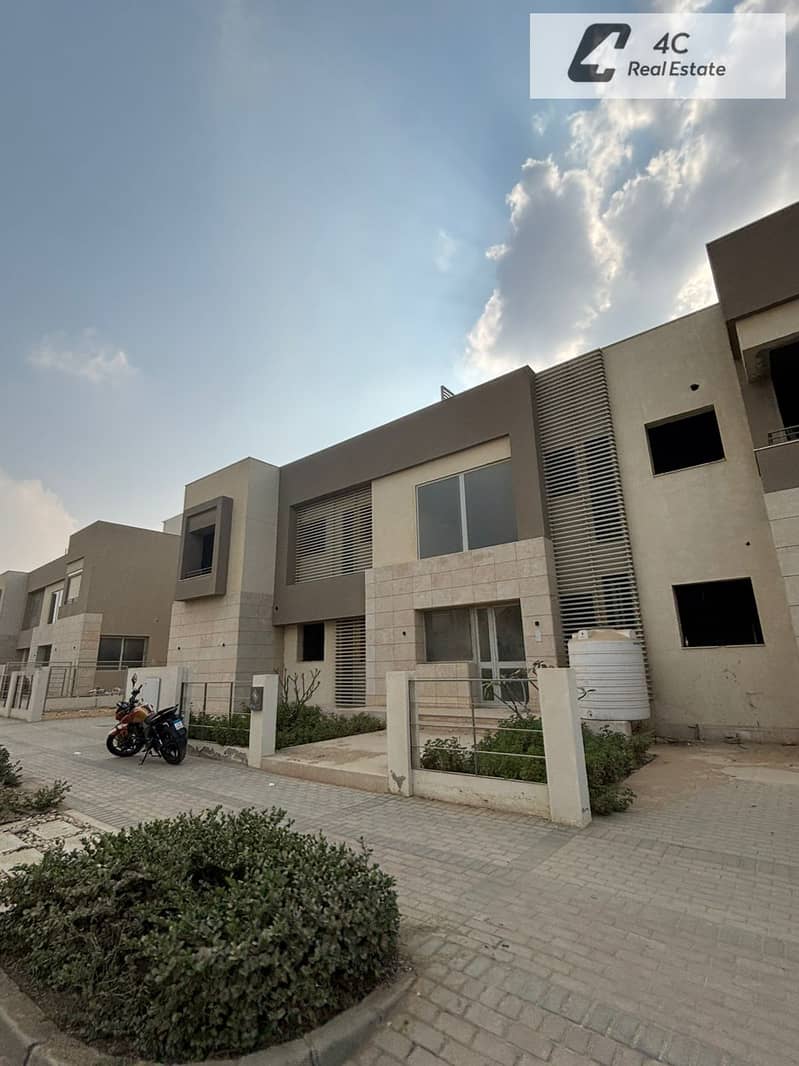 Immediate receipt of a distinctive location, resale villa for sale below market price by one million Egyptian pounds in Palm Hills New Cairo - Widok 2