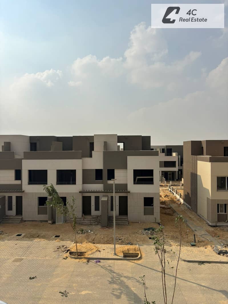 Immediate receipt of a distinctive location, resale villa for sale below market price by one million Egyptian pounds in Palm Hills New Cairo - Więcej