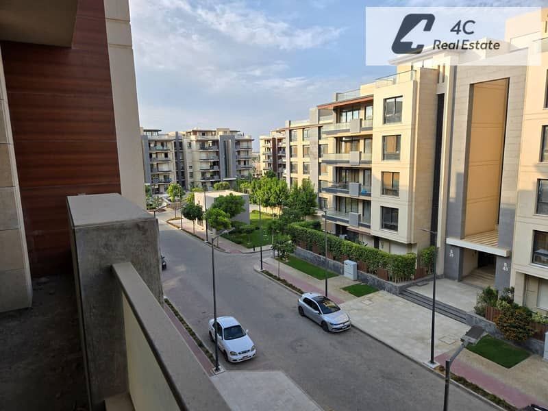 3-bedroom apartment for sale with open view. Resale, immediate occupancy. Located in Azad Compound, next to the American University, - Vista 3