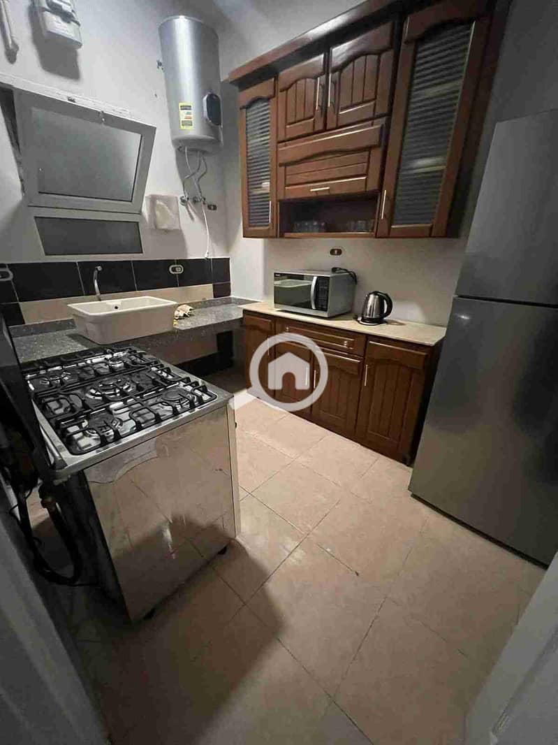 Furnished ground floor apartment with a garden for rent in Al Rawda Zayed - Więcej