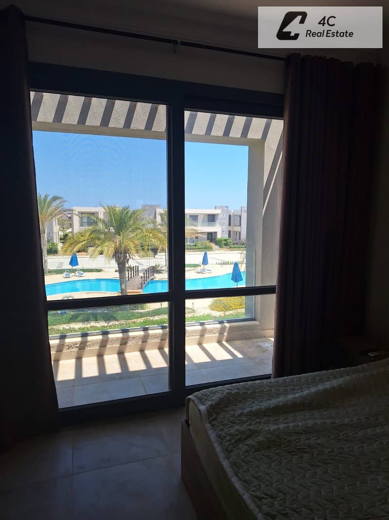 Twin house 3-bedrooms fully finished and furnished with lowest price in market, dirct on the pool very prime location in Lavista Ras El Hekma - Więcej