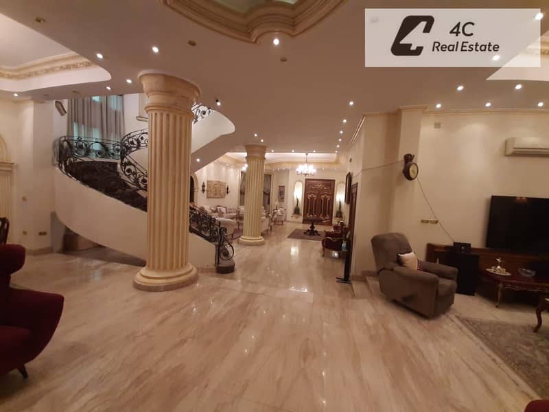 Standalone villa with a large built-up area of 1200 sqm for sale in one of the most prestigious locations in New Cairo – El Shouyfat - Więcej