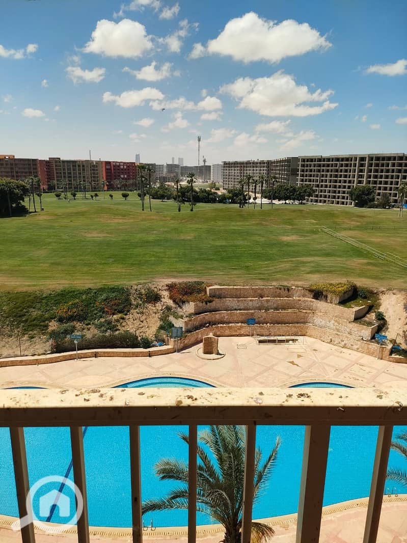 Chalet for sale Golf Porto Marina with a prime location view of the golf course and swimming pool, minutes from the promenade. – pohled 4