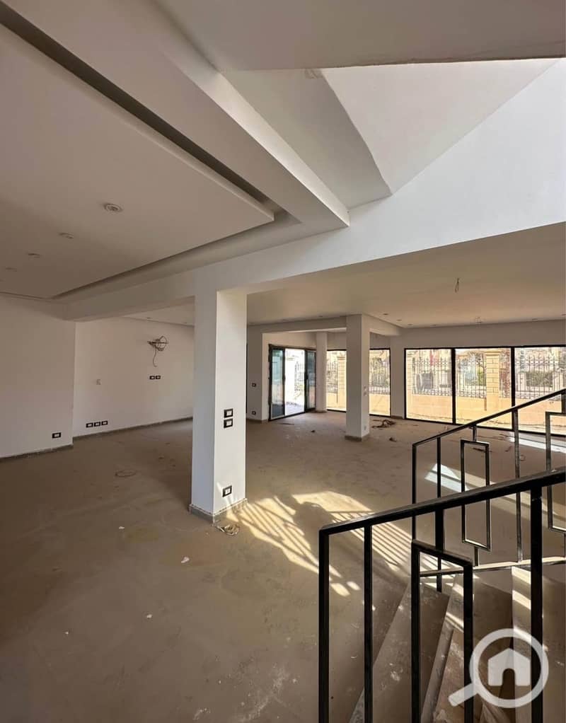 Standalone Villa for Sale Royal City Compound - Sheikh Zayed - Widok 2