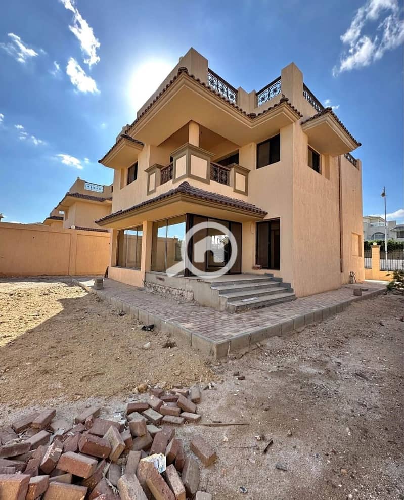 Standalone Villa for Sale Royal City Compound - Sheikh Zayed - Widok 3