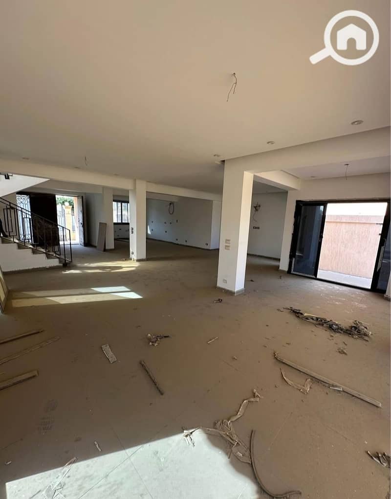 Standalone Villa for Sale Royal City Compound - Sheikh Zayed - Widok 4