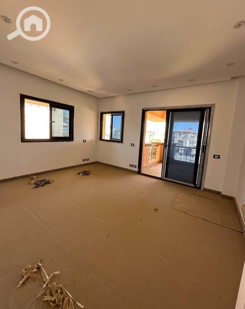 Standalone Villa for Sale Royal City Compound - Sheikh Zayed - Widok 5