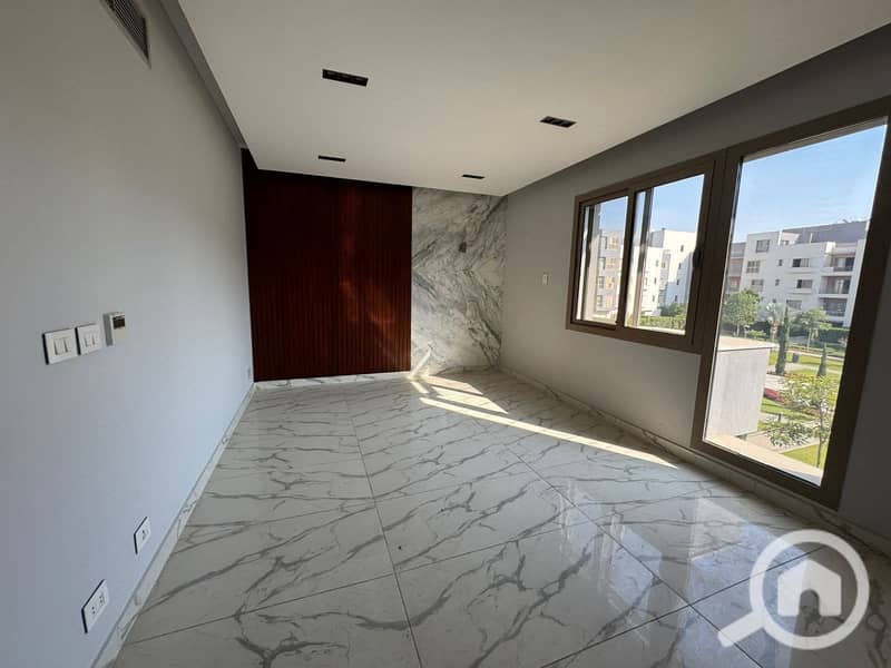 Apartment 3BR Fully Finished For Rent in Sheikh Zayed Next to Mall of Arabia At Aeon Towers Courtyard – pohled 2