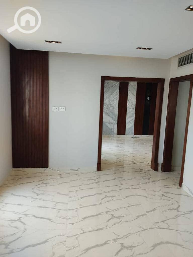 Apartment 3BR Fully Finished For Rent in Sheikh Zayed Next to Mall of Arabia At Aeon Towers Courtyard – pohled 5