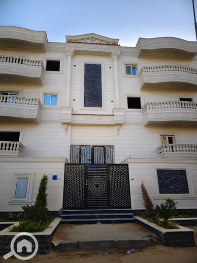 شقة 3 غرف نوم للبيع في 6 أكتوبر، الجيزة - 1000249645. jpg