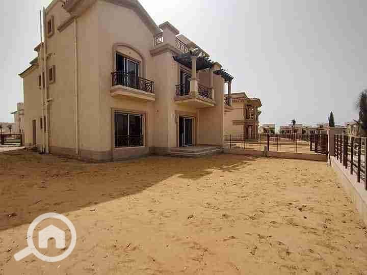 Villa E3 for sale, old reservation with a wide garden view at a special price for quick sale. - Ansicht 5