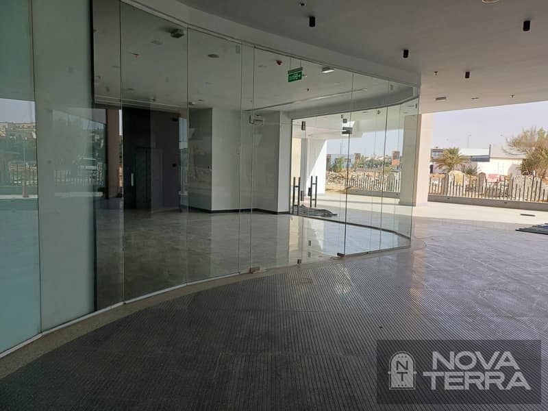 Clinic for rent in Centro Mall, Sheikh Zayed, first use - Widok 2