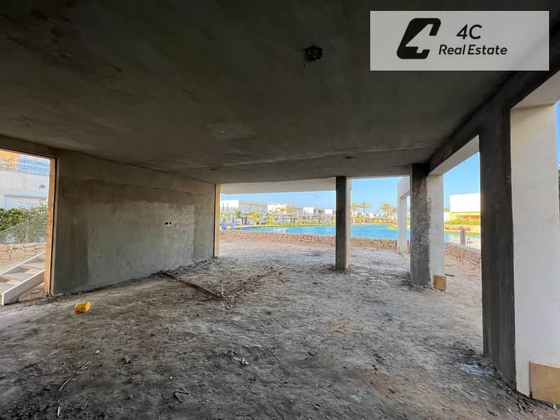 Under market price Villa 478 m for sale, ready to move, bahry Directly on lagoon view steps from the beach very prime location in Seashell North Coast - Więcej
