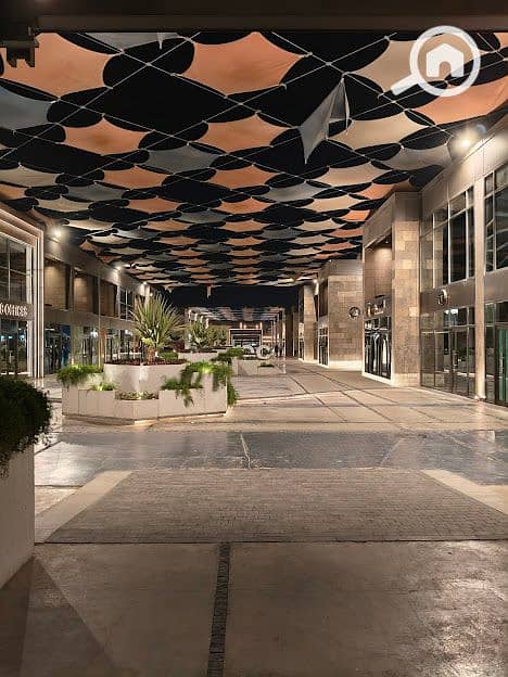 ready to move retail 300 sqm for sale in Beverly Hills – pohled 3