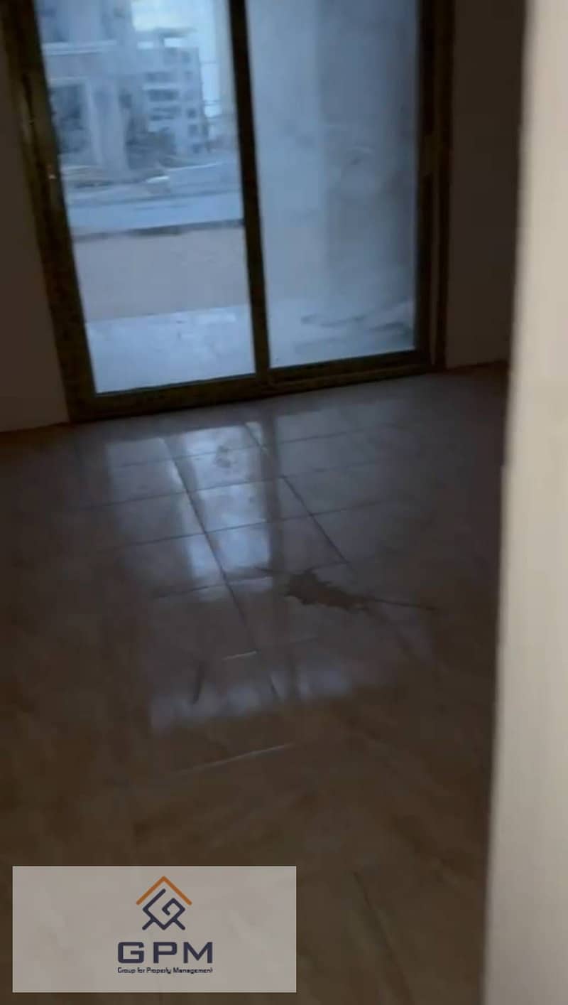 resale apartment with garden Fully finished in 90 Avenue Compound New Cairo - Widok 4