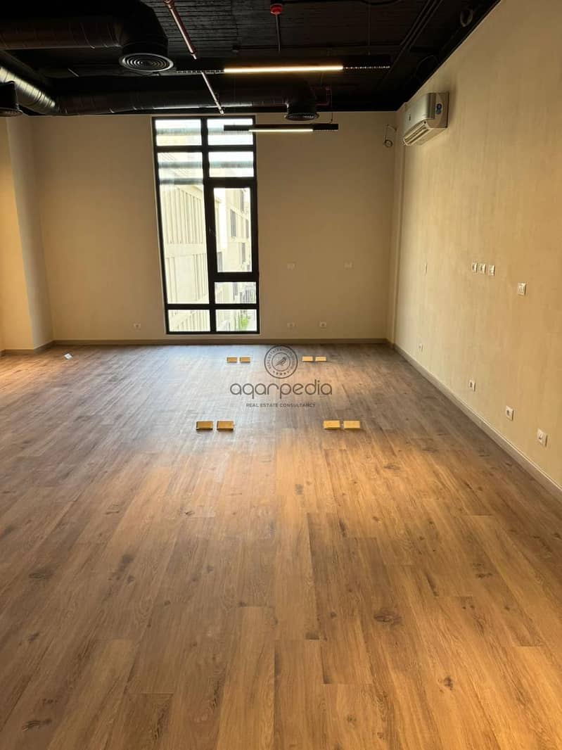 Finished Office for Rent in District 5 Prime Location Ready to Use - Widok 3