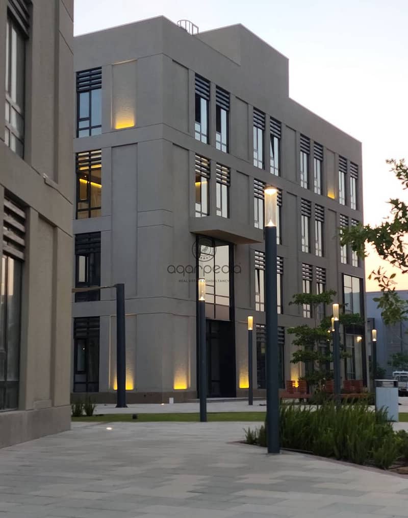 Finished Office for Rent in District 5 Prime Location Ready to Use - Widok 5