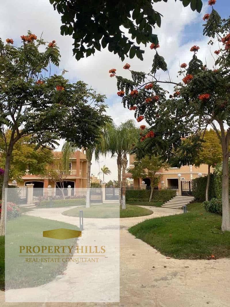Villa on suez road sherouk close to open air mall madinaty - Mehr