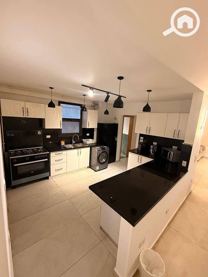 Own Your Luxury Finished Apartment Ready To Move in Beverly Hills El Sheikh Zayed - Vista 6