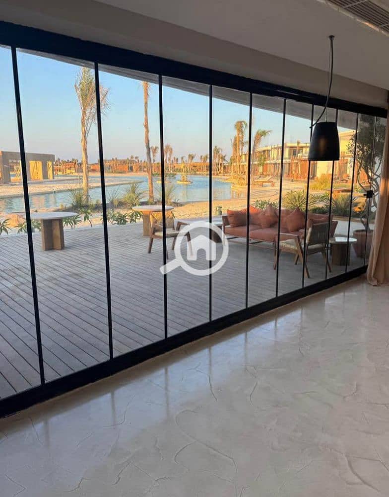 Townhouse fully finished with ACs, directly overlooking a sea view, for sale in Zoya Ghazala Bay, North Coast - Widok 4