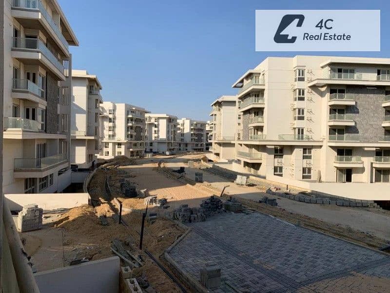 Ready-to-move apartment in a prime location at a price below market value in Mountain View iCity, New Cairo, inside Club Park - Więcej