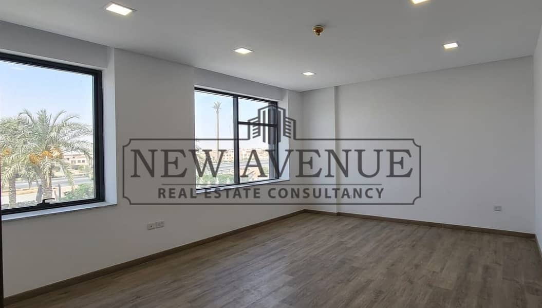 Fully Finished Administrative Office for rent with a very prime location Lake town New Cairo - Widok 4