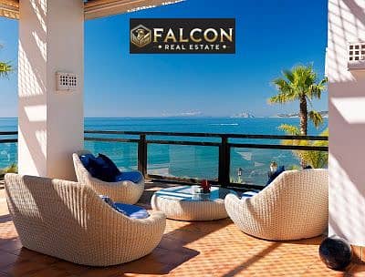 Chalet for sale + with private garden (finished with integrated hotel furnishings) directly on the sea - Aanzicht 2
