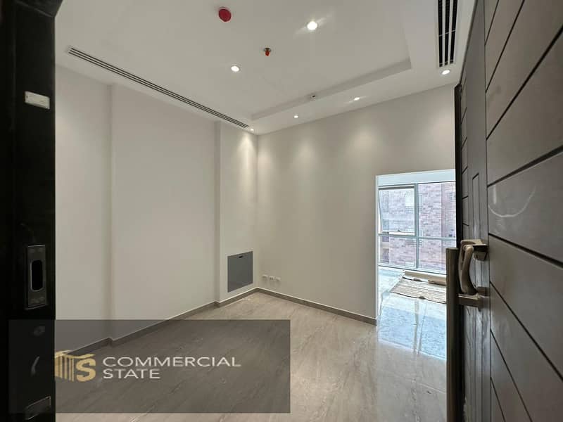 Finished Office at The Ledge 43m for Rent -New Cairo - Widok 2