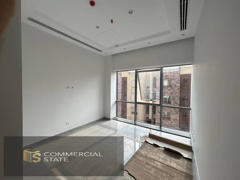 Finished Office at The Ledge 43m for Rent -New Cairo - Widok 5