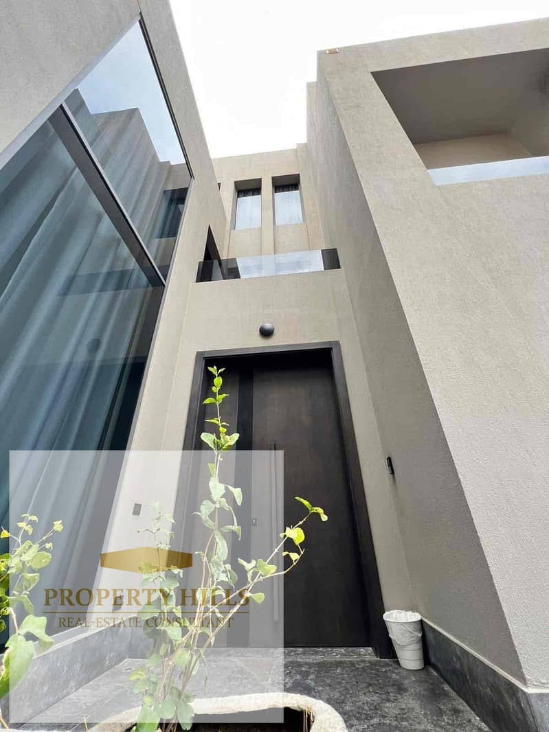 Villa for sale in the Water way compound in the New Cairo area in front of the American University with facilities for a quick sale. - Widok 4
