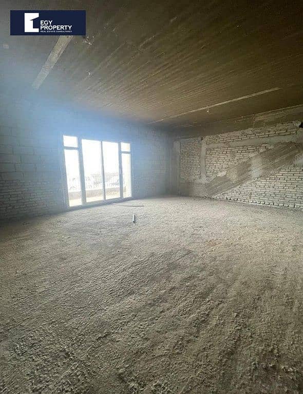 Pool View Apartment For Sale In October Plaza - 6th of October , Ready To Move ! - Altro