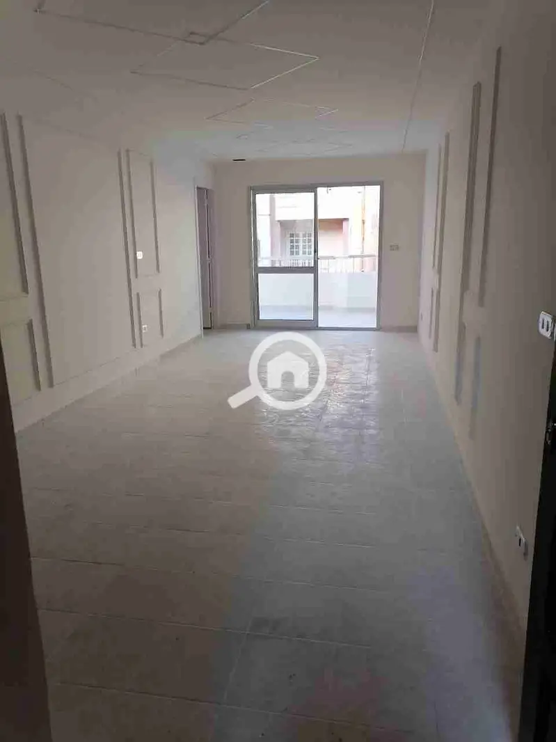 Apartment in Alexandria - View 4