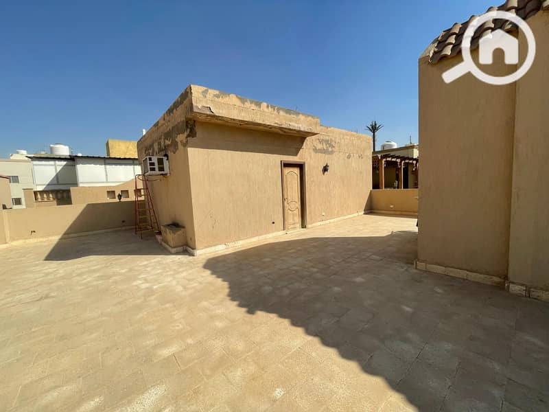 Villa with a land area of 300 square meters for sale in the Southern Investors area, Fifth Settlement - Bild 2