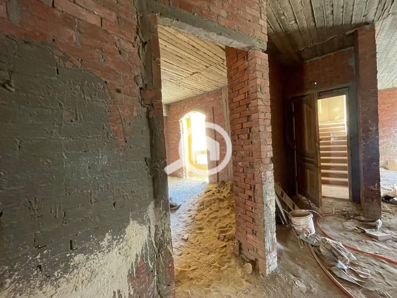 Villa with a land area of 300 square meters for sale in the Southern Investors area, Fifth Settlement - Bild 6