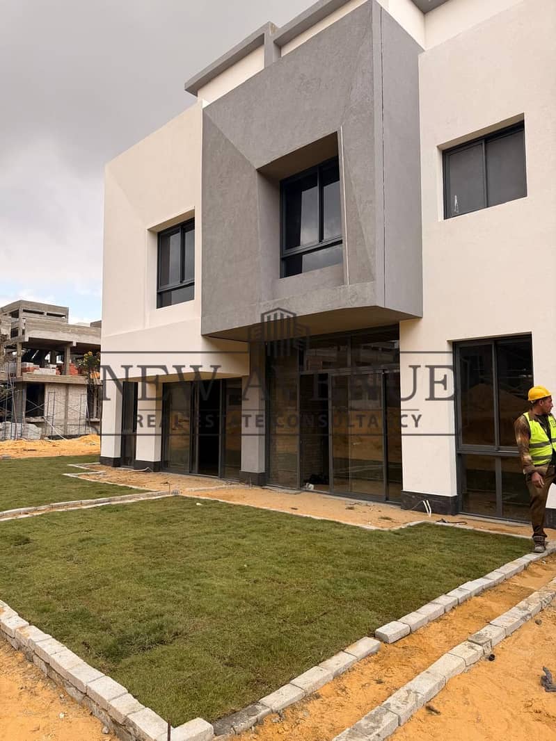 Semi Finished Townhouse Middle For Sale at Eastshire with installments Ready to Move With prime location near auc - Ansicht 4