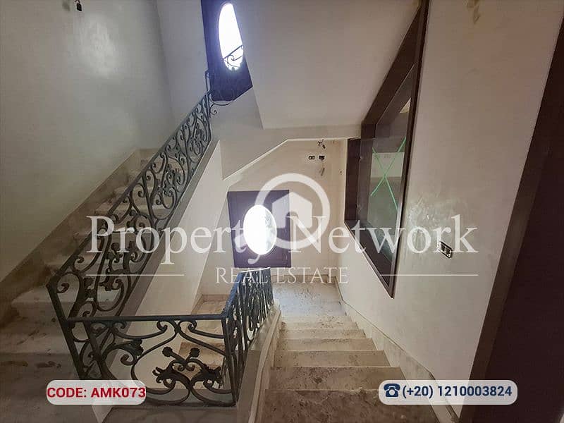 57 AMK073 (19). png