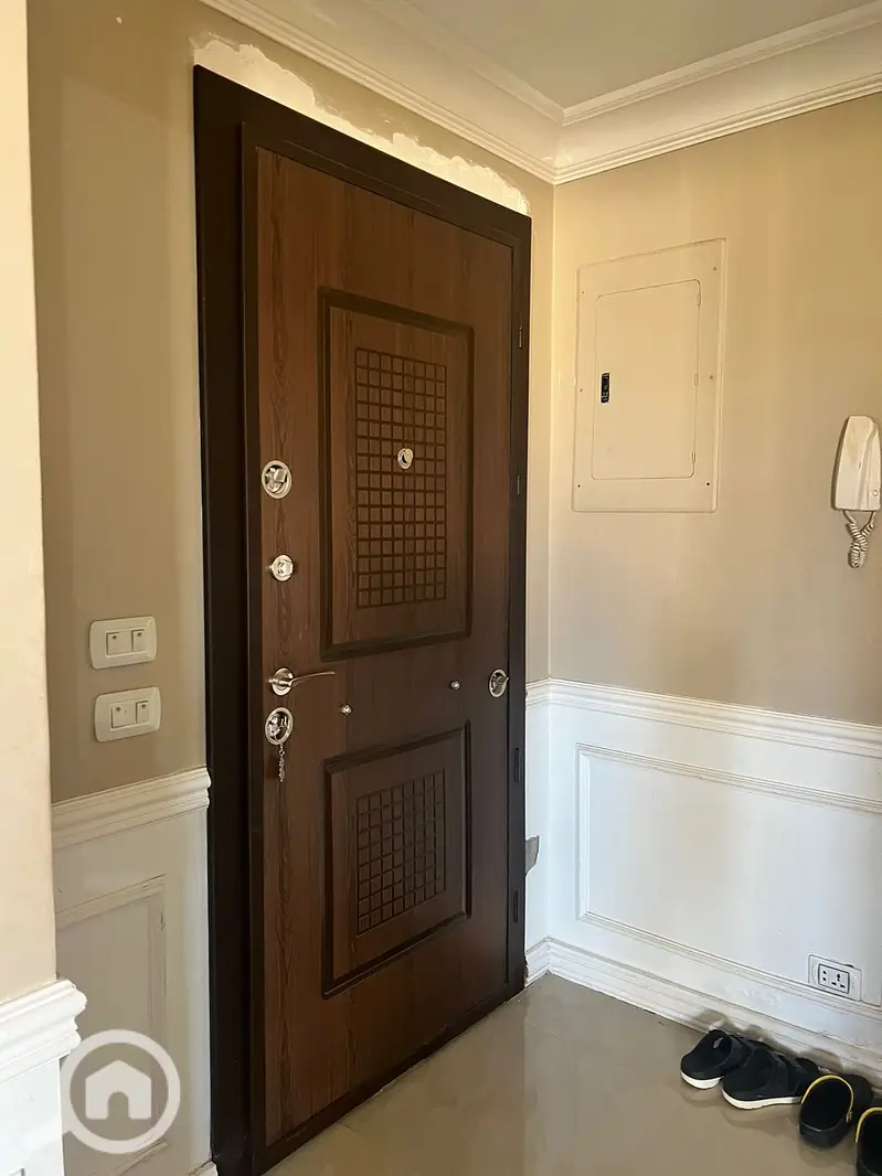 Apartment for sale wide garden view west-facing ready to move in super lux prime location near Open Air Mall and services in Madinaty fully paid for - More