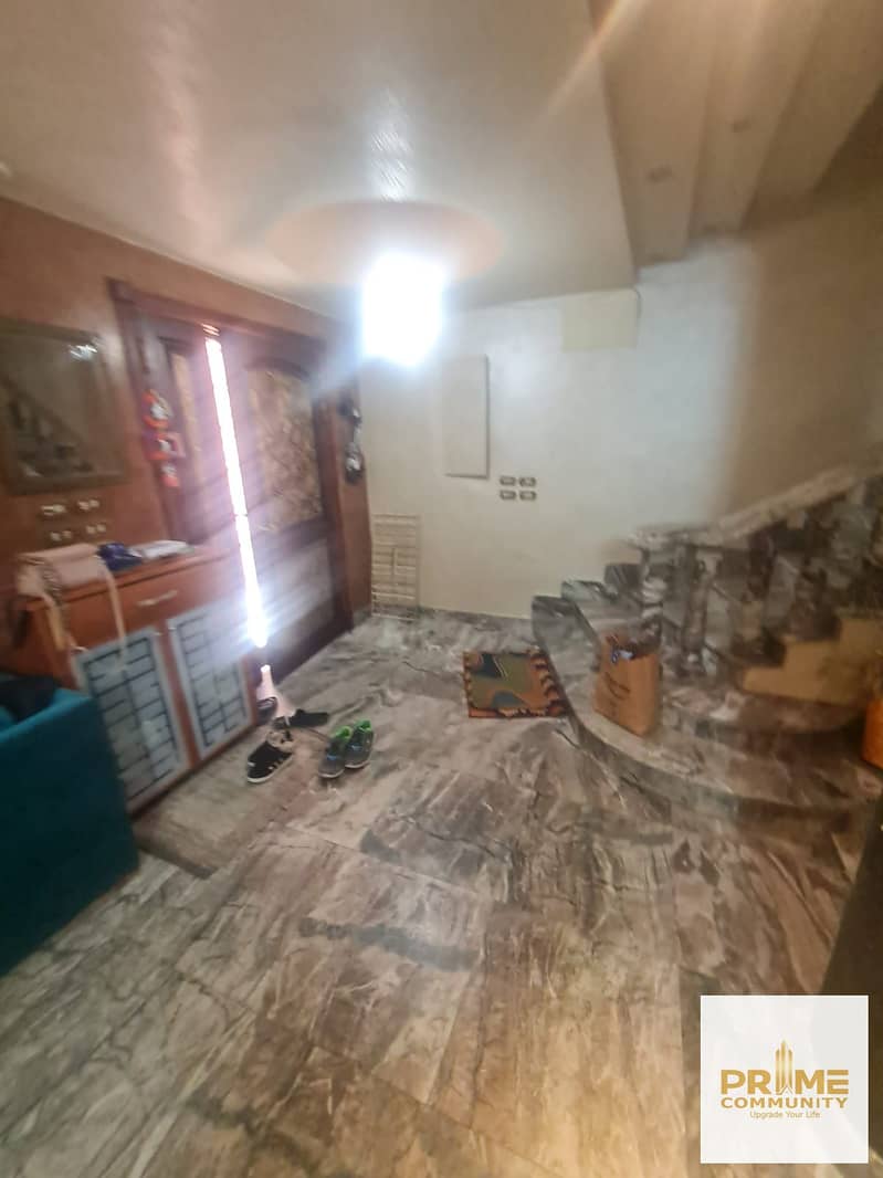 Amazing middle townhouse Fully ultra super lux finished in very prime location for sale in Mena garden city 6 October city - Widok 3