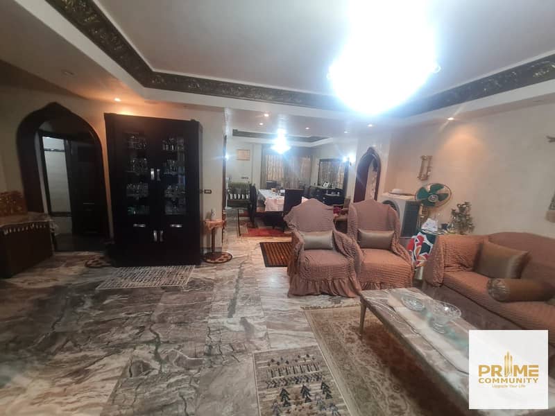 Amazing middle townhouse Fully ultra super lux finished in very prime location for sale in Mena garden city 6 October city - Więcej