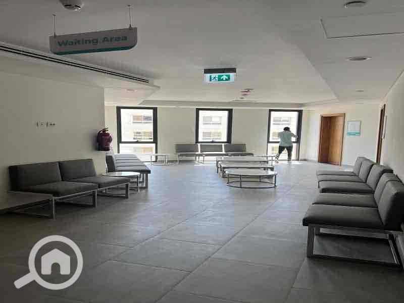 Clinic for rent in Beverly Hills, Sheikh Zayed in a complete medical center - Ansicht 2
