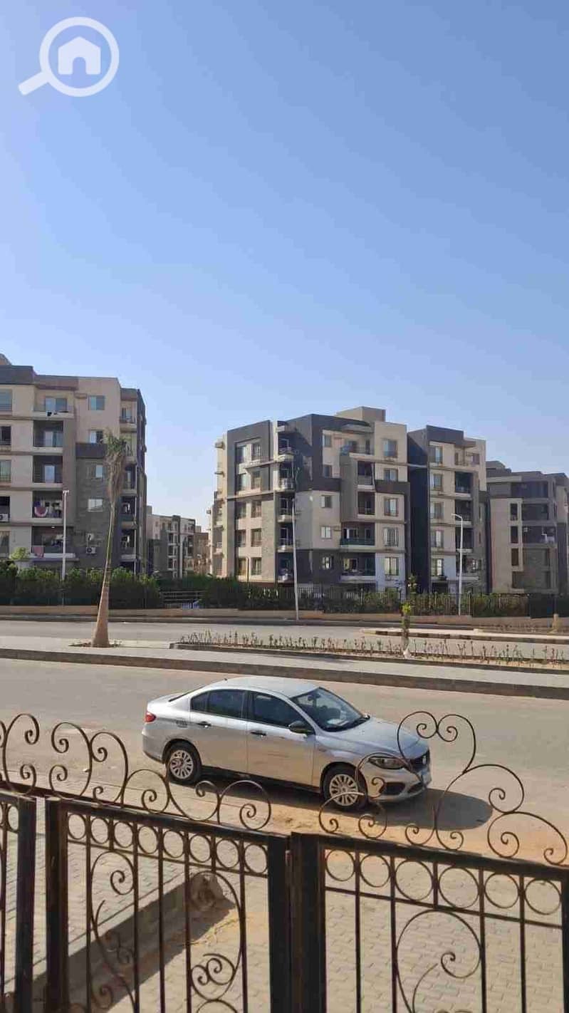 Duplex in the distinguished Area 5 in front of Dar Misr and Mall of Egypt and Downtown, with a direct view of the central garden and the National Bank. - Ansicht 4