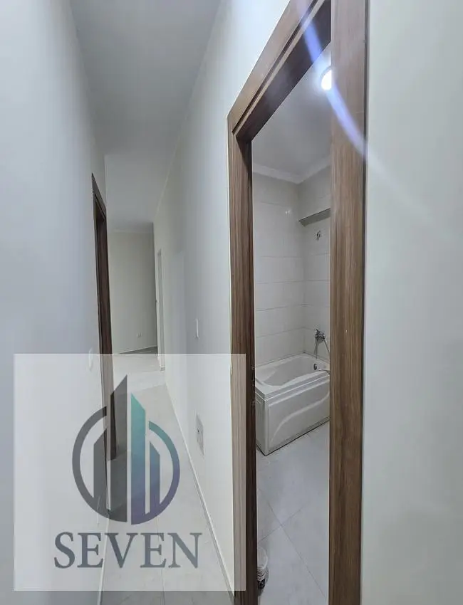 Ultra-modern administrative office 190 m², first use, for rent directly on the Ring Road. - Vista 6
