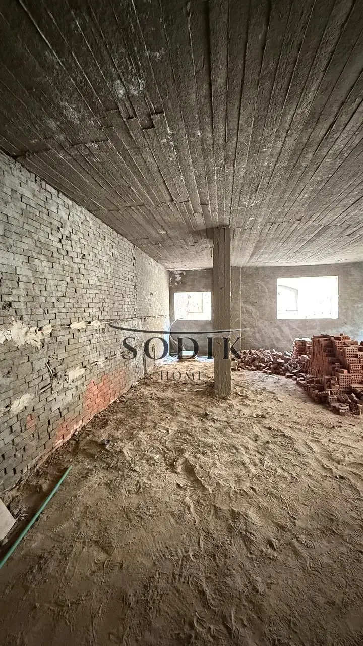 Duplex for sale in Obour City, Fourth District, Villas, one of the most prestigious neighborhoods in Obour, on Line 10, near Orabi Farms. The duplex h - Vista 4