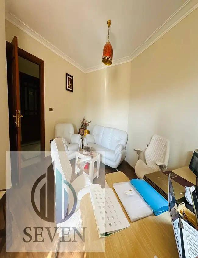 Administrative office 290 sqm, licensed, furnished, ultra-modern for rent next to Carrefour Maadi, prime location. [eos]