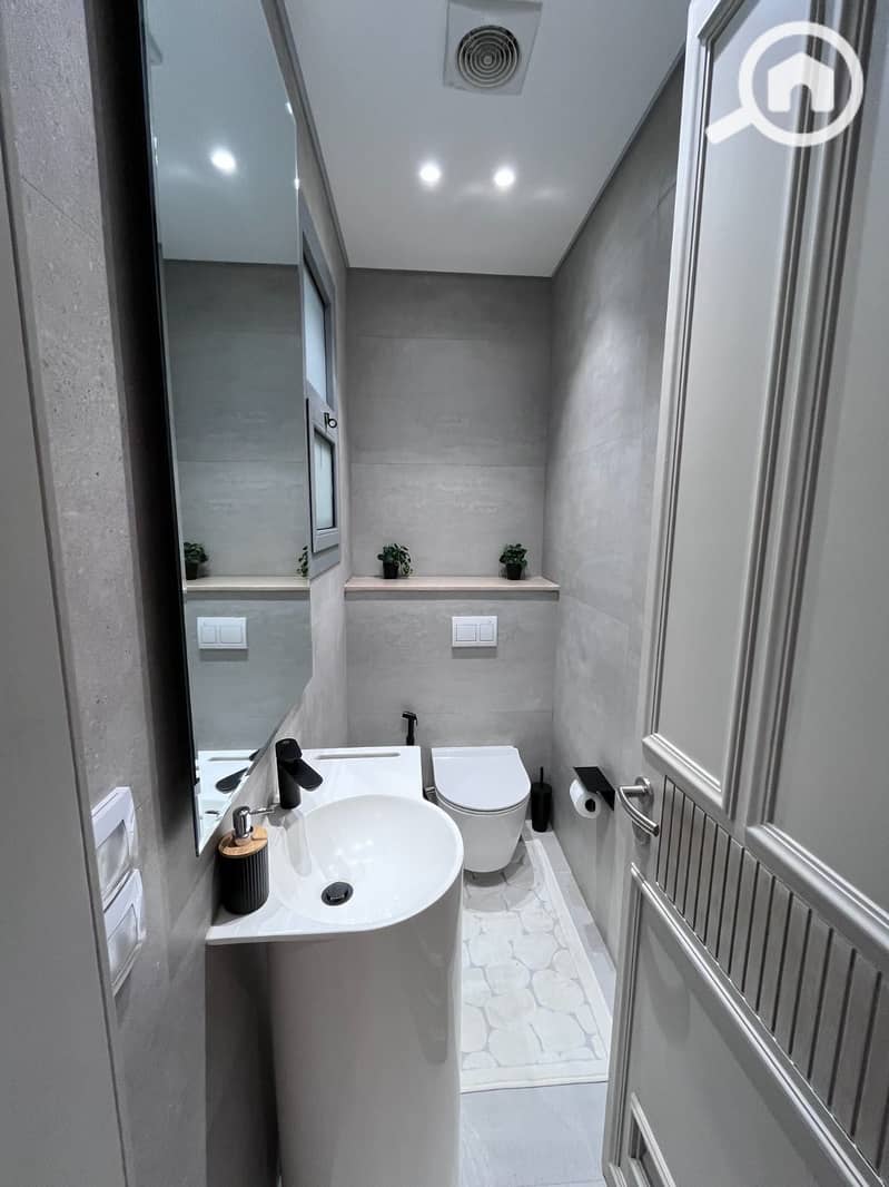 7 84e90bda-797a-4e99-a726-d2defeeb3e1d. jpg