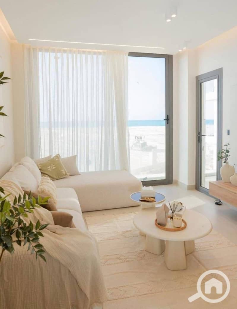 ready chalet fully finished with ac's sea view for sale in alamain towers North Coast. - Vista 3